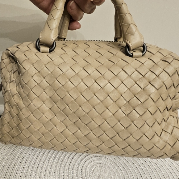 Bottega Veneta Intrecciato Leather Satchel / Crossbody โ Beige (Mirror Included) - Picture 3 of 14